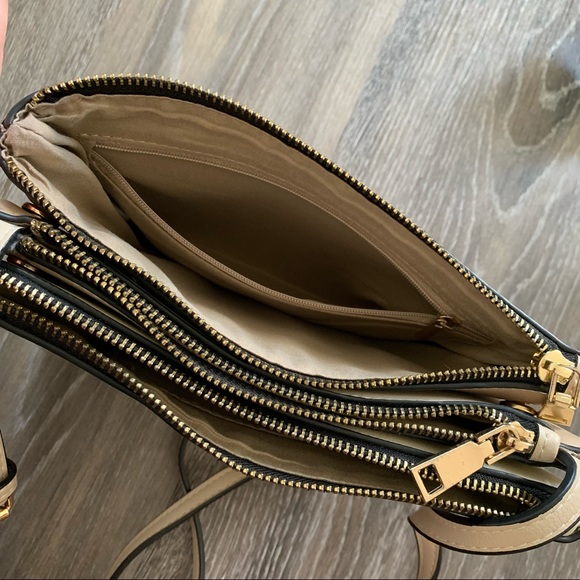 Blumari 3-in-1 crossbody bag with detachable clutch - Picture 12 of 15